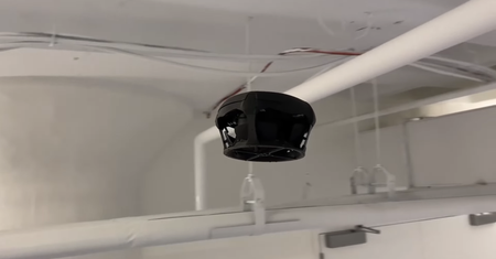 Dronut to okrągły dron ze śmigłami wewnątrz. Wygląda jak z "Gwiezdnych Wojen"