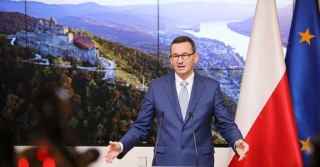 Budżet UE. Polska powinna poprzeć wiązanie unijnego budżetu z praworządnością? Sondaż