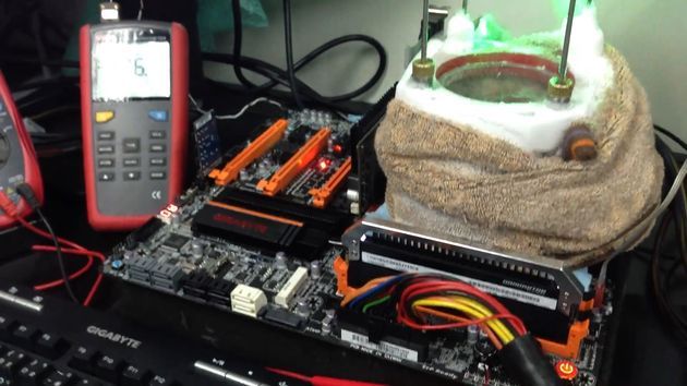 Intel Core i7 3770K procesor podkręcanie rekord 7218 MHz rekord Mad222 Lin222 platforma zdjęcie