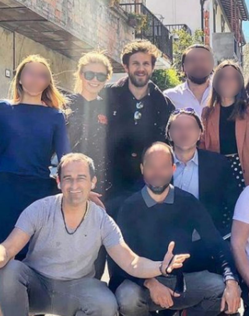 Joanna Opozda i Antek Królikowski bawią się we Włoszech z grupą znajomych