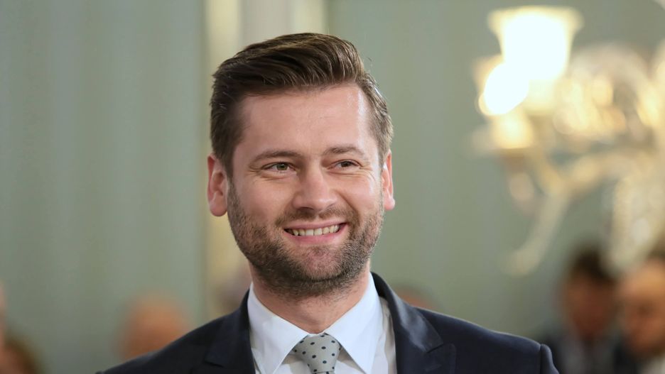 Minister sportu wygłasza krótkie oświadczenie. Chodzi o Mejzę 