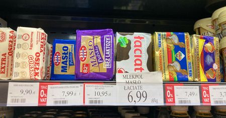 Masło w Polsce staje się luksusem. Polacy kupują miksy
