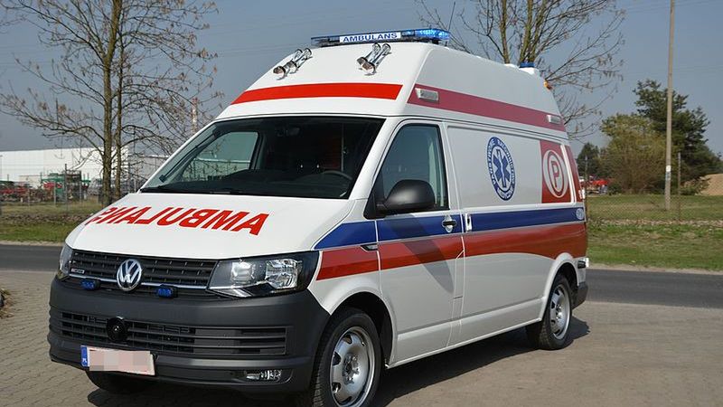 Kierowca karetki pracował od marca 2020 roku. (zdjęcie poglądowe)
