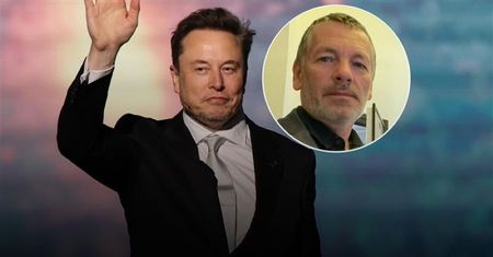Musk zakłada partię. Ekspert: może sobie nawet kupić paru generałów