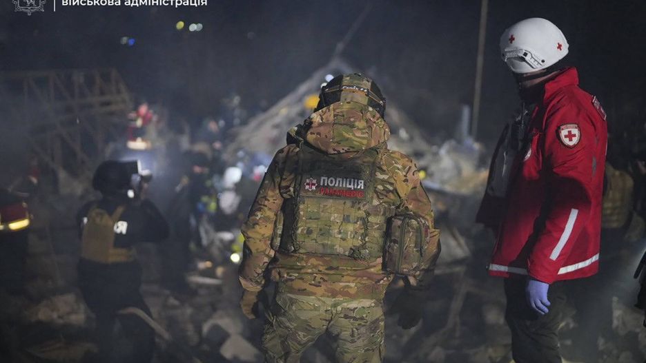 Aftermath of drone attack in Zaporizhzhia
epa11979918 A handout picture made available by the Zaporizhzhia Regional Military Administration shows Ukrainian rescuers working at the site of a drone attack in Zaporizhzhia, Ukraine, late 21 March 2025 amid the ongoing Russian invasion. At least two people died and four others were injured according to the State Emergency Service.  EPA/ZAPORIZHZHIA REGIONAL MILITARY ADMINISTRATION HANDOUT  HANDOUT EDITORIAL USE ONLY/NO SALES 
Dostawca: PAP/EPA.
ZAPORIZHZHIA REGIONAL MILITARY ADMINISTRATION HANDOUT
wreckage, rubble, drone