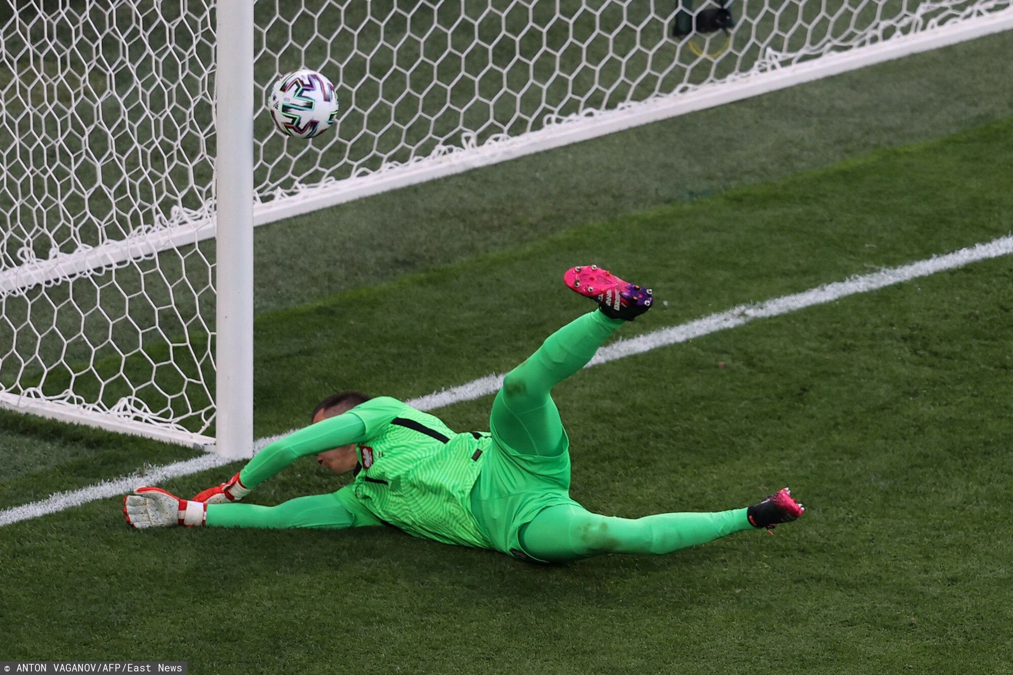 Wojciech Szczęsny strzelił "samobója"