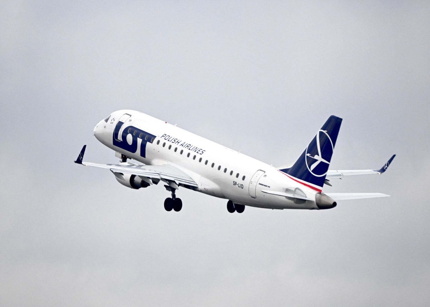 Embraer 175
Jasionka, 09.02.2022. Embraer 175 nale��cy do PLL LOT w porcie lotniczym w Jasionce, 9 bm. (dd/awol) PAP/Darek Delmanowicz
Darek Delmanowicz
embraer 175, odrzutowiec, samolot, lotnisko, start, polskie linie lotnicze, pll lot, lot, ilustracja, ilustracje, ekonomia, lotniczy, transport