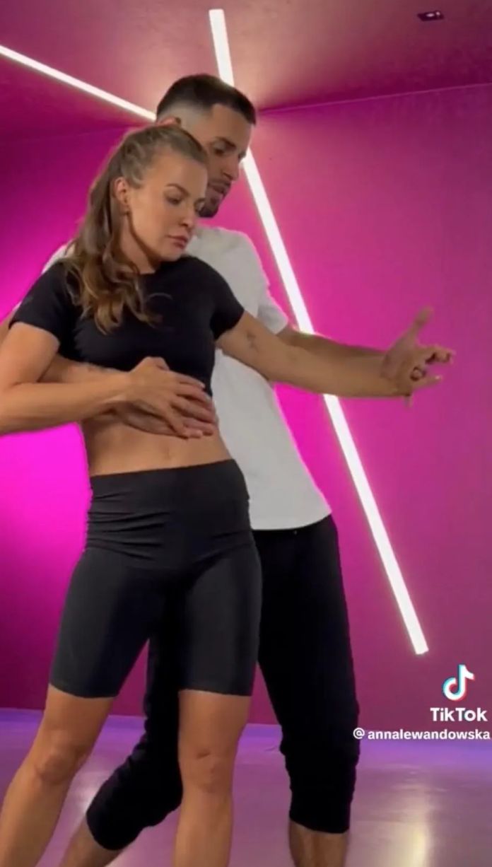 Anna Lewandowska tańczy bachatę
