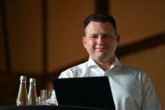 Chcą zakazu alkoholu w Sejmie. Mentzen: lepiej się rozmawia