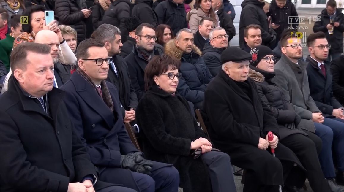 Politycy PiS, z prezesem Jarosławem Kaczyńskim, premierem Mateuszem Morawieckim czy marszałek sejmu Elżbietą Witek osobiście wzięli udział w wadowickim koncercie TVP