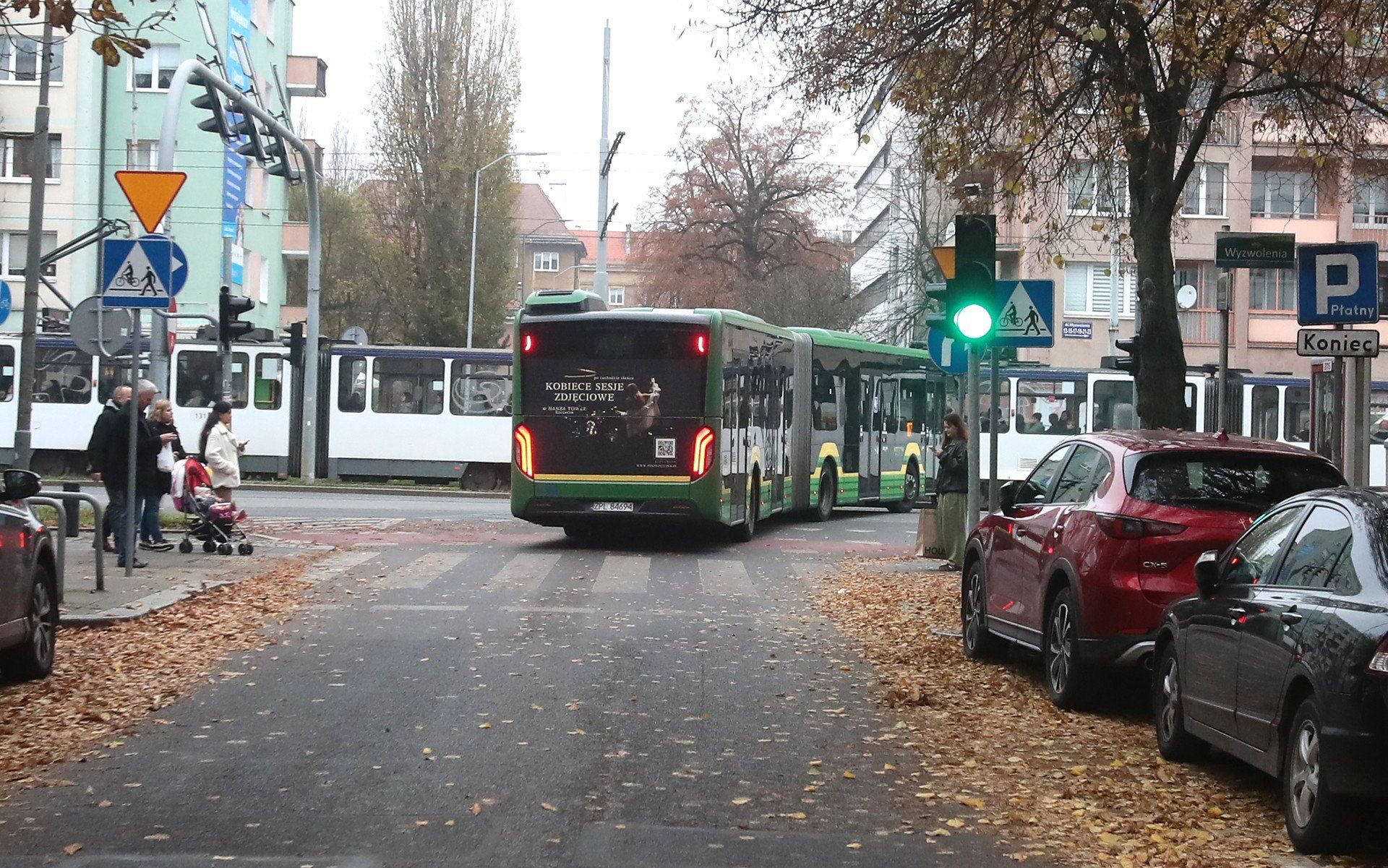 Mieszkańcy ul. Mazowieckiej narzekają na uciążliwe sąsiedztwo związane z pętlą autobusową
