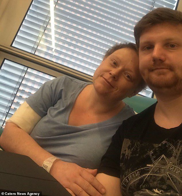 Jade i jej świeżo poślubiony mąż Vince walczą razem z chłoniakiem Hodgkina