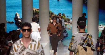 Raport z męskich pokazów. Pitti Uomo i Milan Fashion Week zdominowane przez zaskakujący dodatek