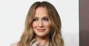 54-letnia Jennifer Lopez pozuje w koronkowej bieliźnie. Fani komplementują: "SZCZĘKA MI OPADŁA" (ZDJĘCIA)