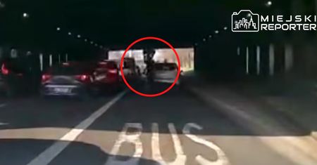 "Nie miał szans". Jest nagranie z kolizji motocyklisty w Warszawie