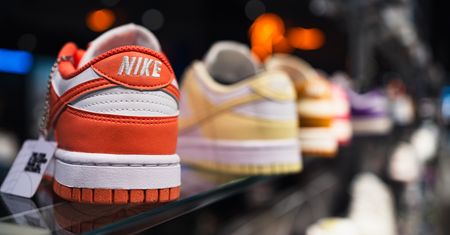 Nike pod lupą. Gigantowi zarzuca się dyskryminację białych pracowników