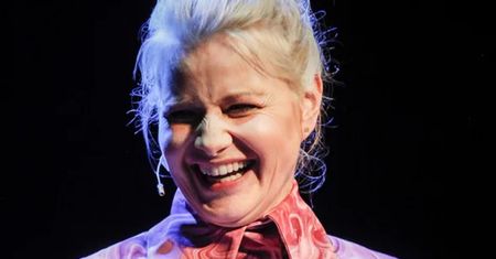 Małgorzata Kożuchowska prowadzi galę w FIKUŚNEJ STYLIZACJI z piórami (ZDJĘCIA)