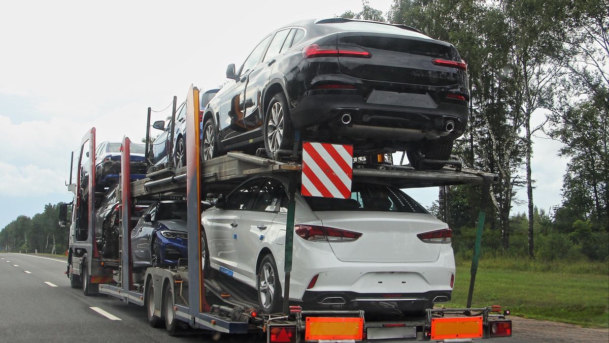 Wzrost importu aut używanych do Polski