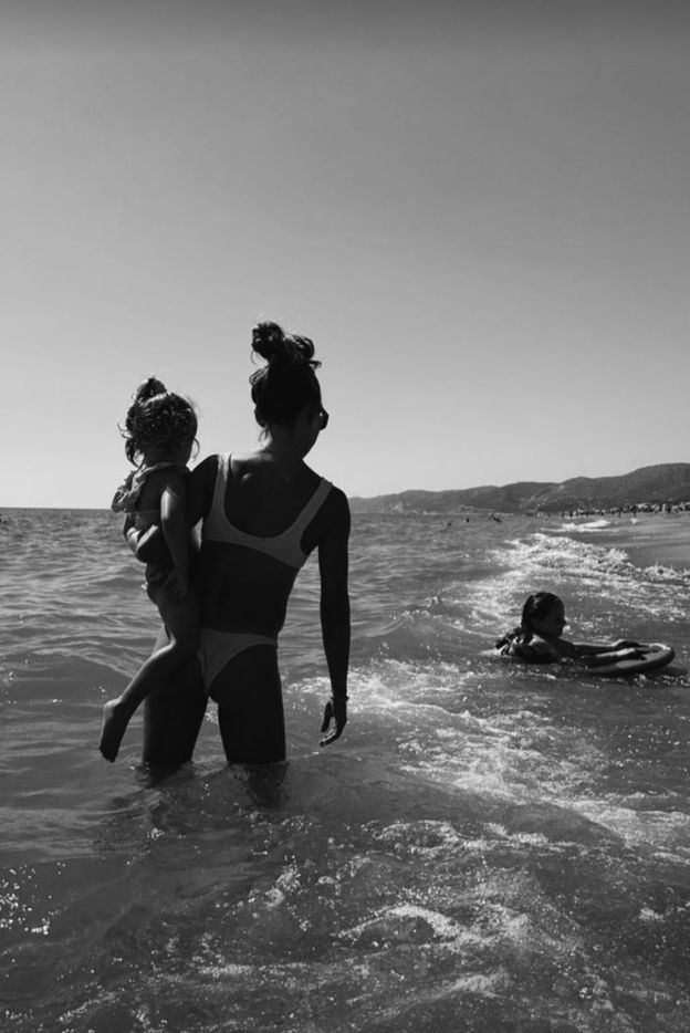 Rodzina Roberta Lewandowskiego została w Barcelonie. Anna pokazała, jak spędziła dzień z córkami. Nietypowe kadry (ZDJĘCIA)