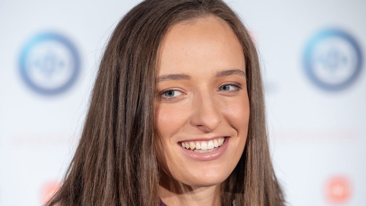 Iga Swiatek during the training session and press conference in Warsaw, Poland, on November 30, 2021. (Photo by Foto Olimpik/NurPhoto via Getty Images)