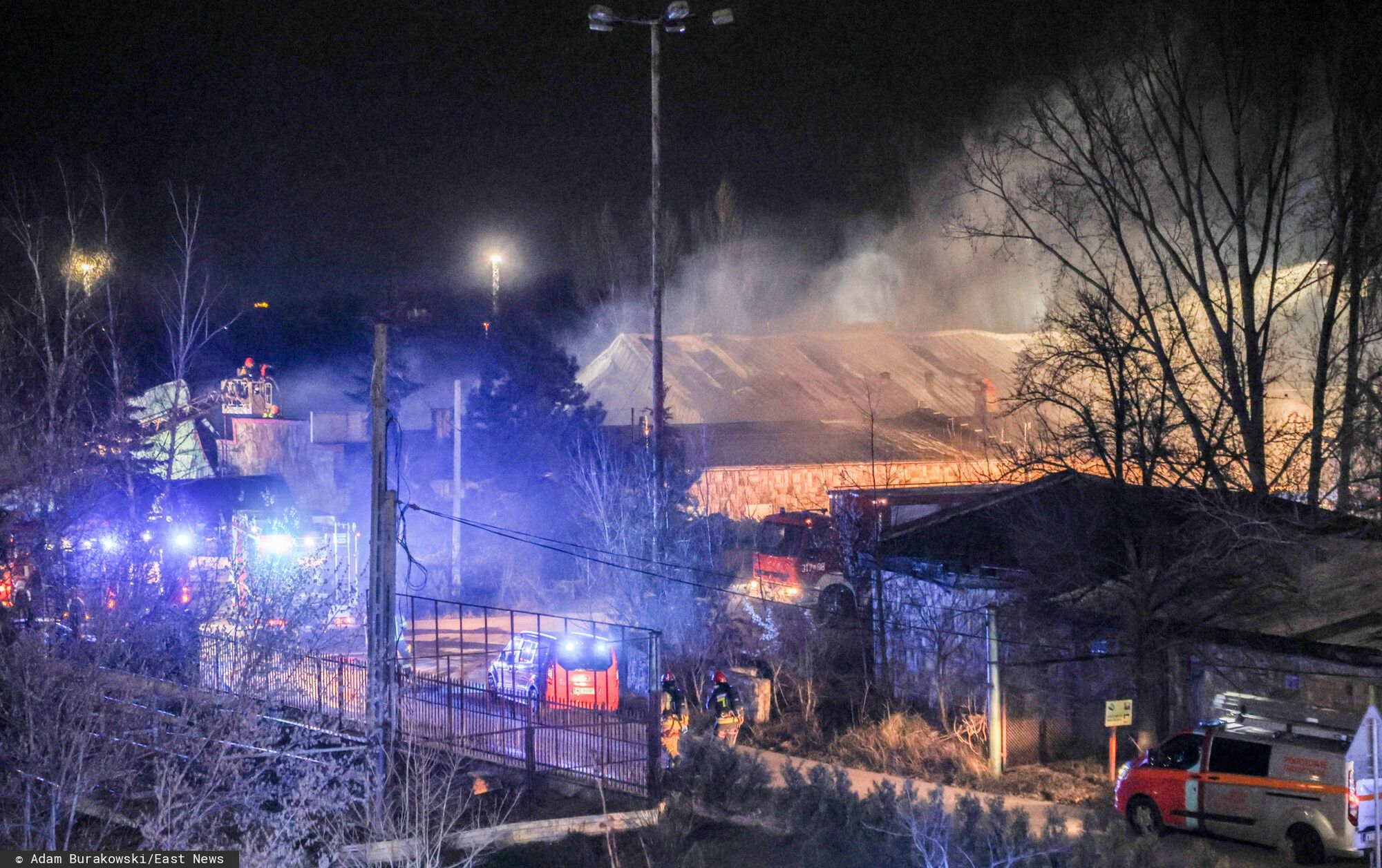 Pożar magazynu z kajakami w Warszawie