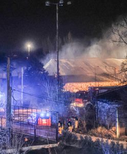 Duży pożar w Warszawie. Spłonęła hala znanej na świecie firmy