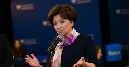 Chaos wokół 500 plus. Minister rodziny tłumaczy