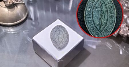 Podobne znaleziska to rzadkość. Niezwykła pieczęć trafiła do muzeum