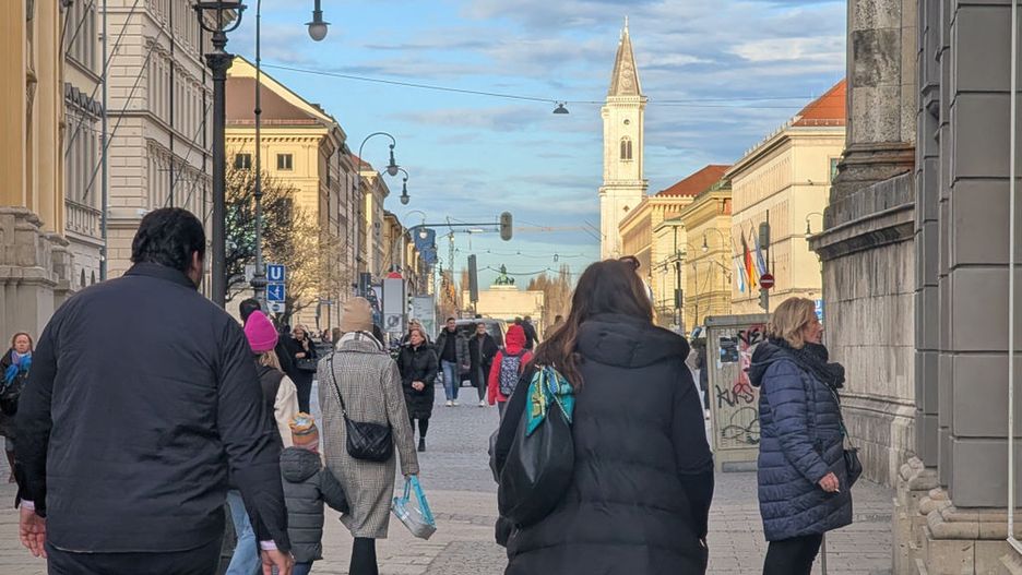 Przechodnie w Monachium 