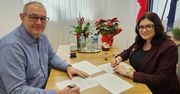 Piątek: Szkoła podstawowa otrzyma nowy dach. Gmina podpisała umowę