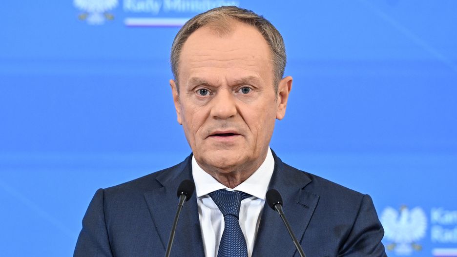 Warszawa, 05.03.2024. Premier Donald Tusk podczas konferencji prasowej po posiedzeniu rządu w siedzibie KPRM w Warszawie, 5 bm. Premier poinformował, że rząd przyjął projekt ustawy wydłużającej wakacje kredytowe do końca 2024 r. (sko) PAP/Radek Pietruszka
