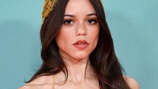 Jenna Ortega w złotej sukni. Fani zwrócili uwagę na jedno