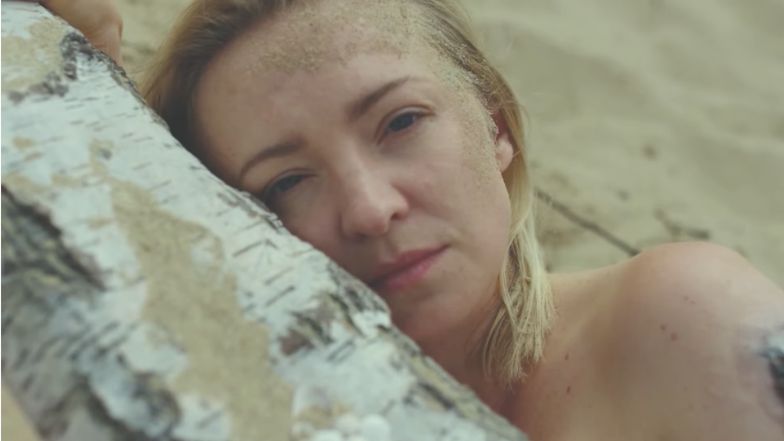 Barbara Kurdej-Szatan pozuje na łonie natury w nowym teledysku