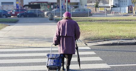 Wiek emerytalny podwyższony do 67 lat? Ekspertka: to niezbędne