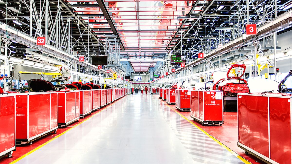 Z fotograficzną wizytą w świecie fabryki Ferrari w Maranello 1