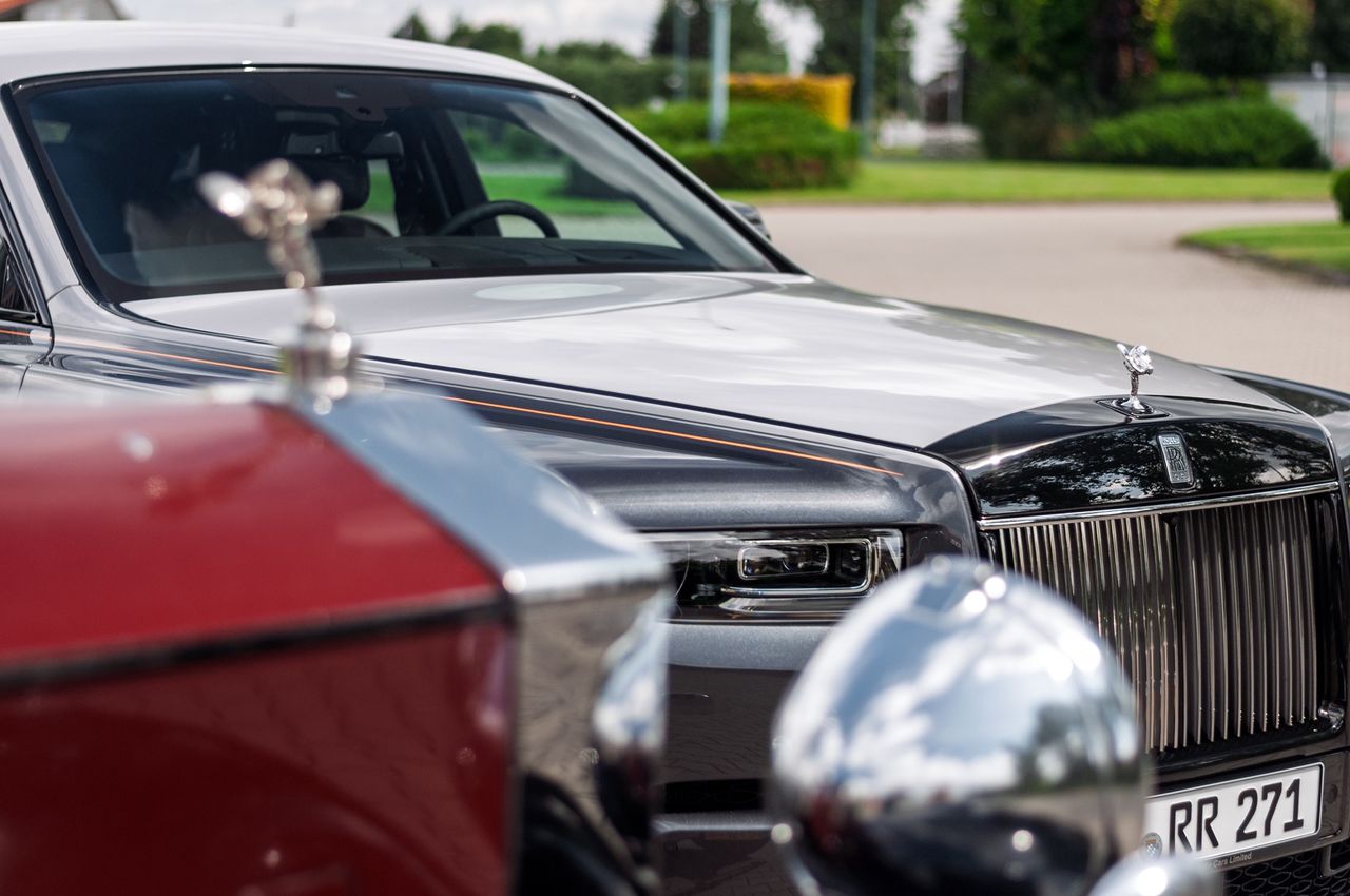 Rolls-Royce Phantom II (1935) i Rolls-Royce Phantom VIII (2025)