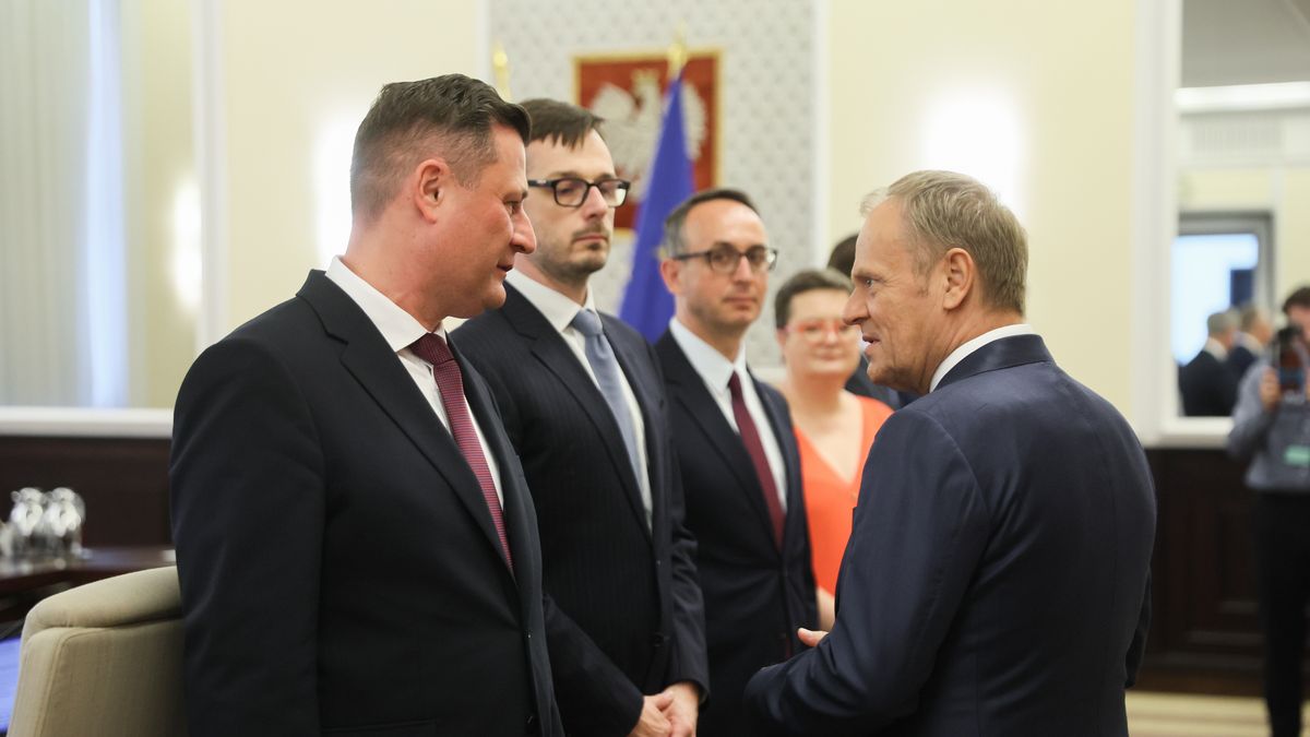 Donald Tusk, Jakub Jaworowski, Krzysztof Paszyk
Leszek Szyma�ski
kancelaria prezesa rady ministr�, kancelaria prezesa rady ministr�w, kprm, polityk polityka, posiedzenie, rada ministr�w, rz�d, rz�du