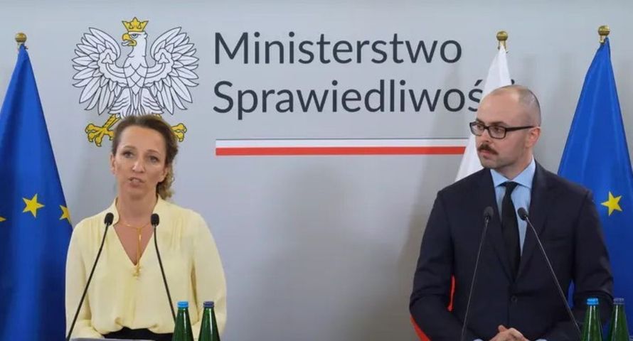 Raport o nękaniu dziennikarzy i aktywistów w grudniu u premiera. Tym razem bez błędów?
