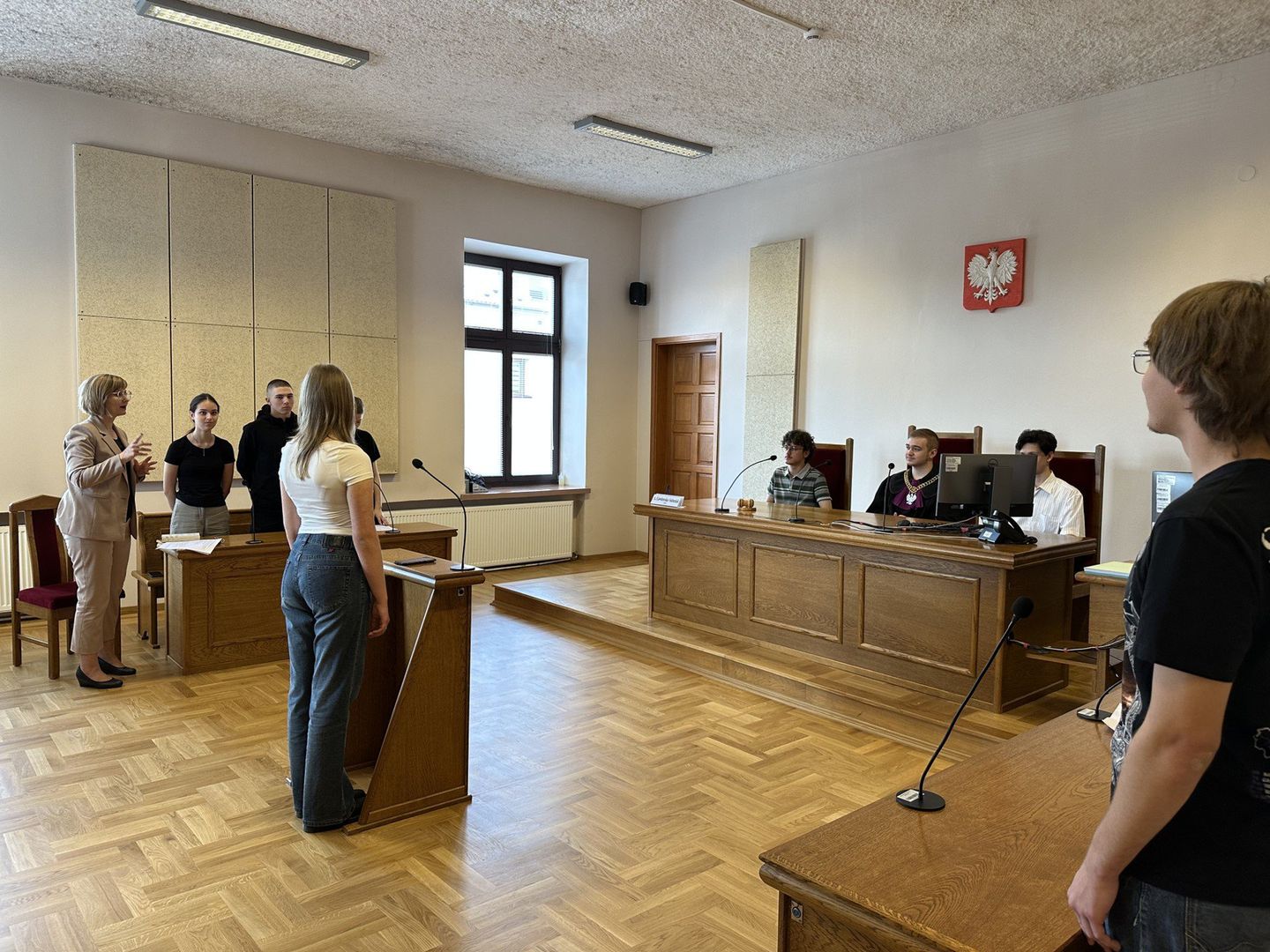 Symulacja rozprawy w Sądzie Rejonowym w Brzesku przez uczniów klasy III LO im. Mikołaja Kopernika w Brzesku