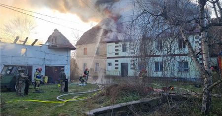 Tragiczny pożar i zabójstwo w Skale. Prokuratura ujawnia szczegóły