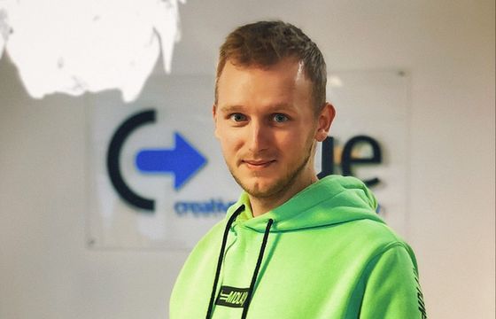 Jakub Świerbiołek awansuje w Clue PR