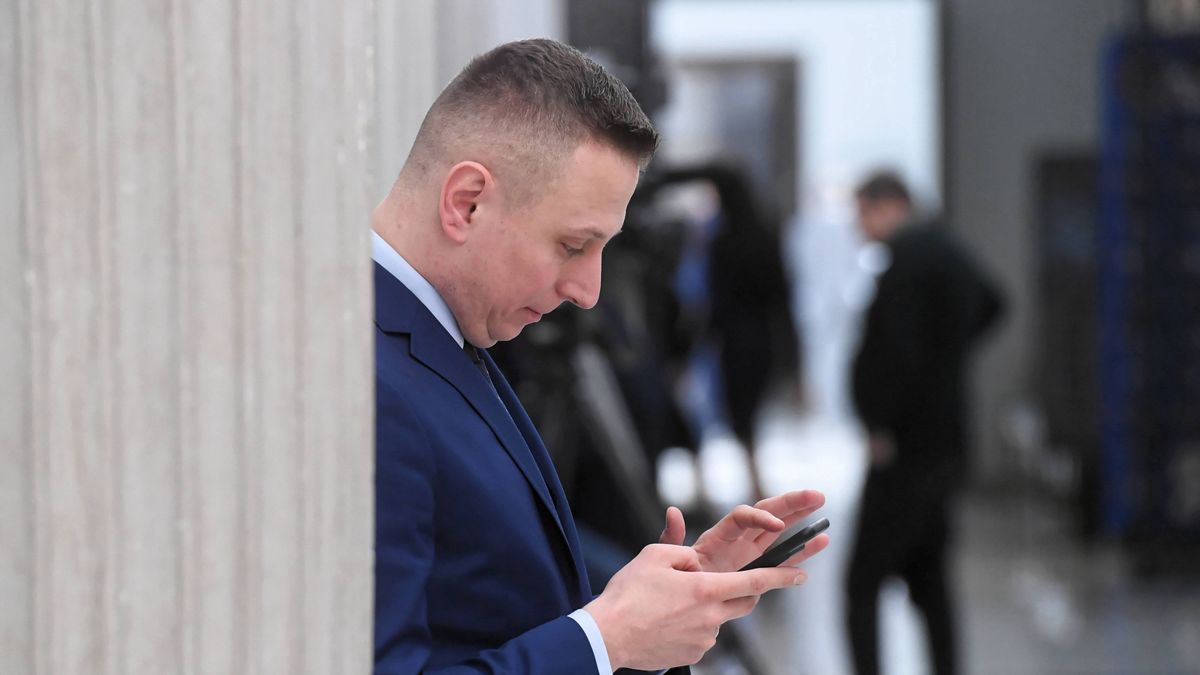 Telefon Brejzy został zhakowany 33 razy tuż przed wyborami w 2019 roku