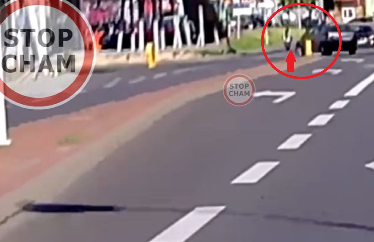 Motocyklista aż wyleciał w powietrze. Za kółkiem seniorka