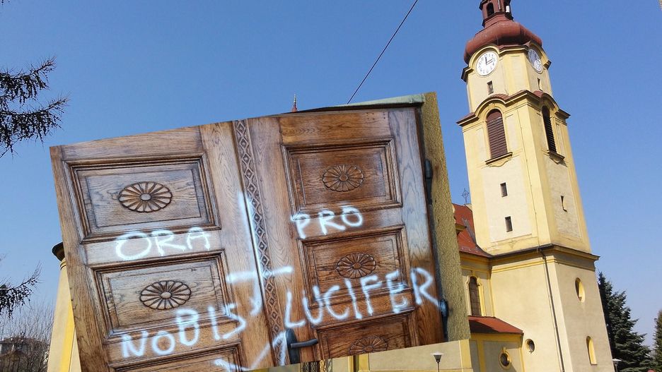 Za naruszenie uczuć religijnych grozi kara 2 lat więzienia