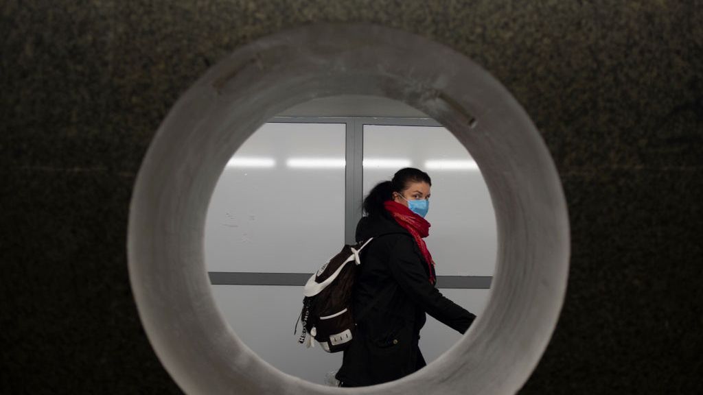 Nie zanosi się na szybkie odejście pandemii koronawirusa