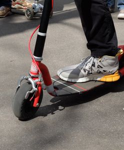 Hulajnoga z rozładowanym telefonem? Pan Kamil zapłacił dwa razy