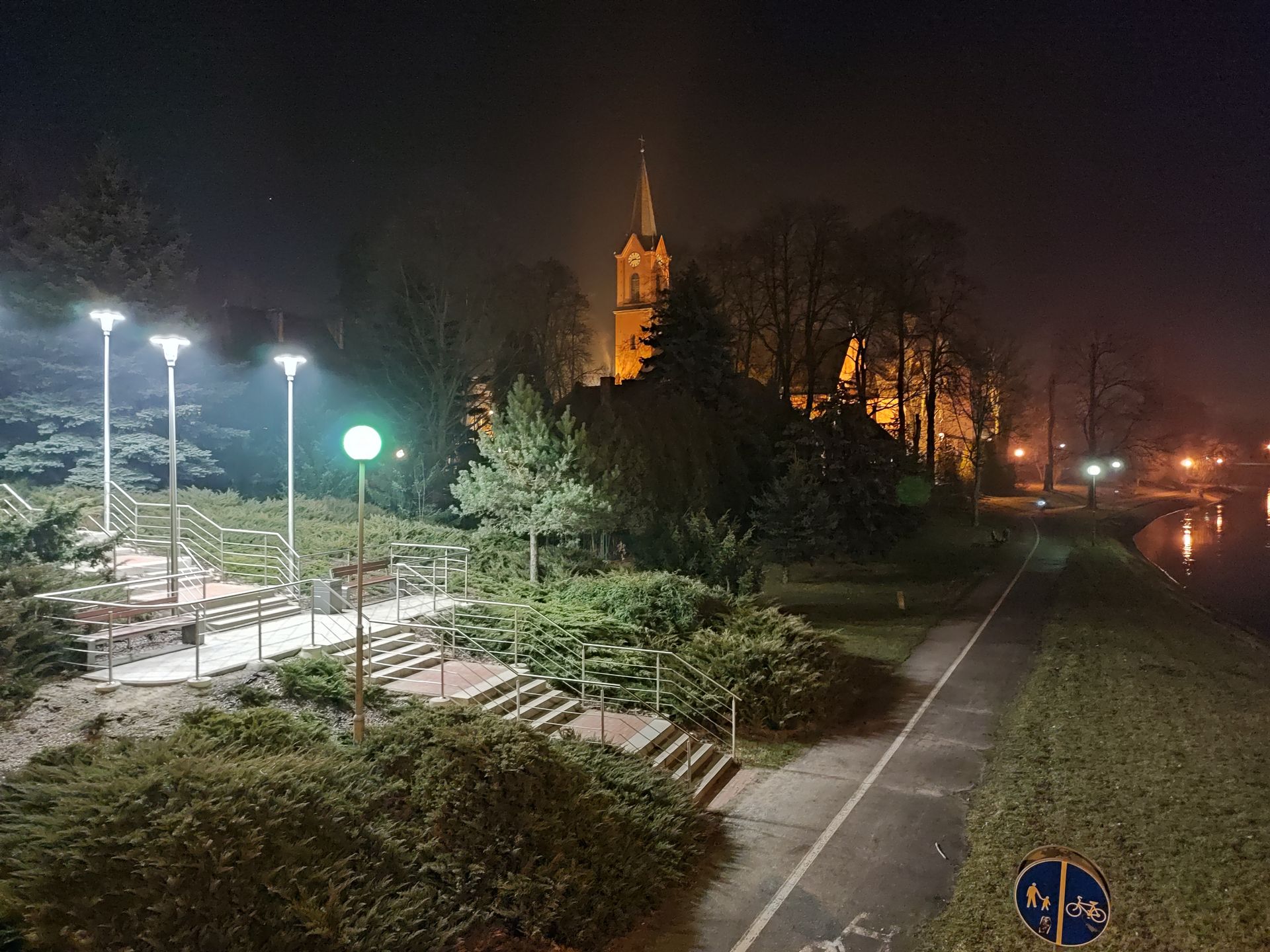 Portfel sam się otwiera. Redmi Note 10 Pro: pierwsze wrażenia i zdjęcia z aparatu 26