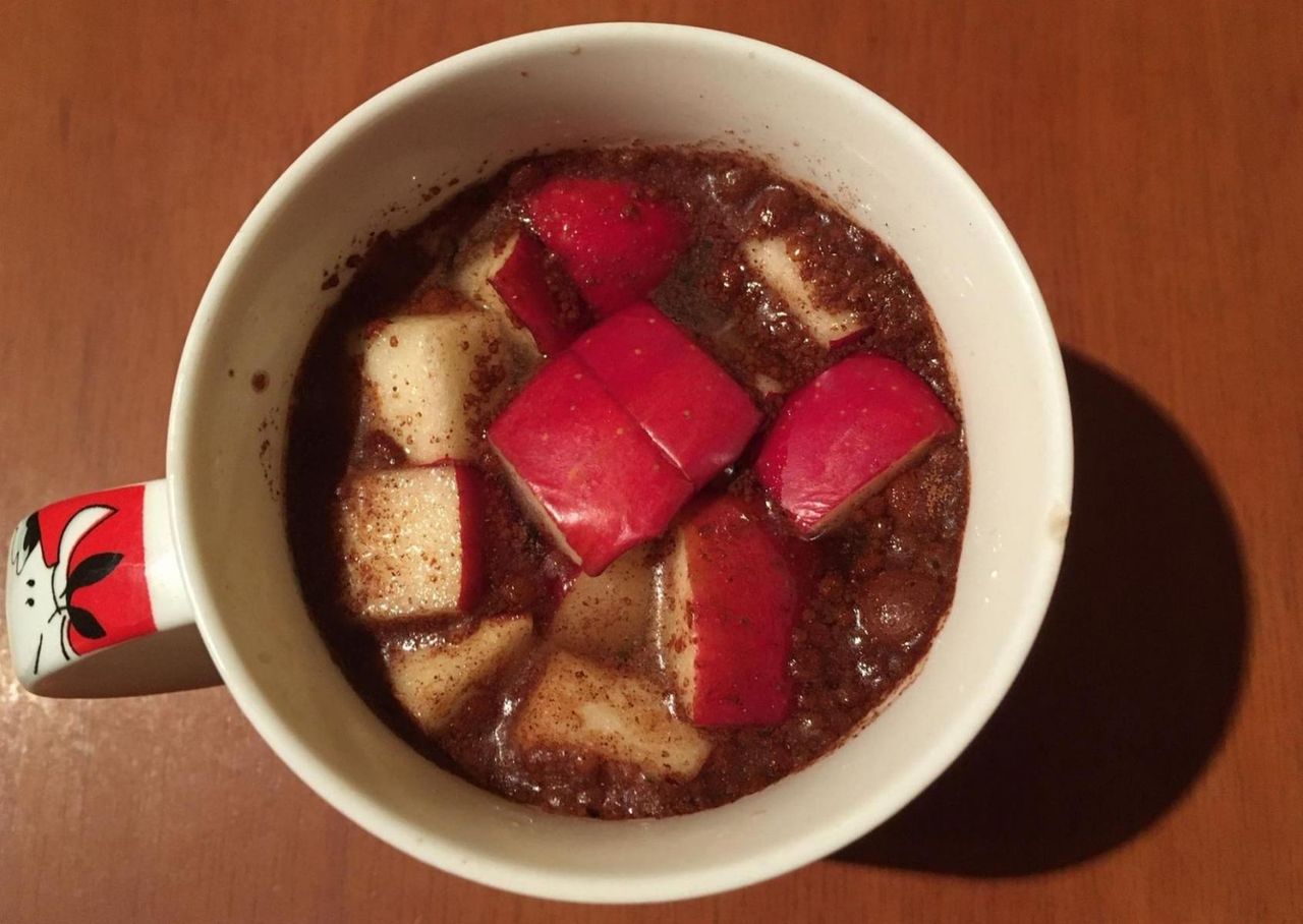 Na wzrok, odporność i bóle mięśni. Mikstura z liści laurowych i jabłek