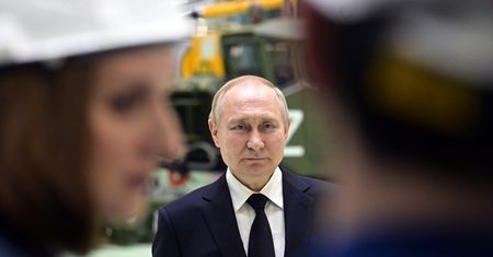 Putin przegrywa wojnę energetyczną. Spadek cen uderza w kasę Kremla