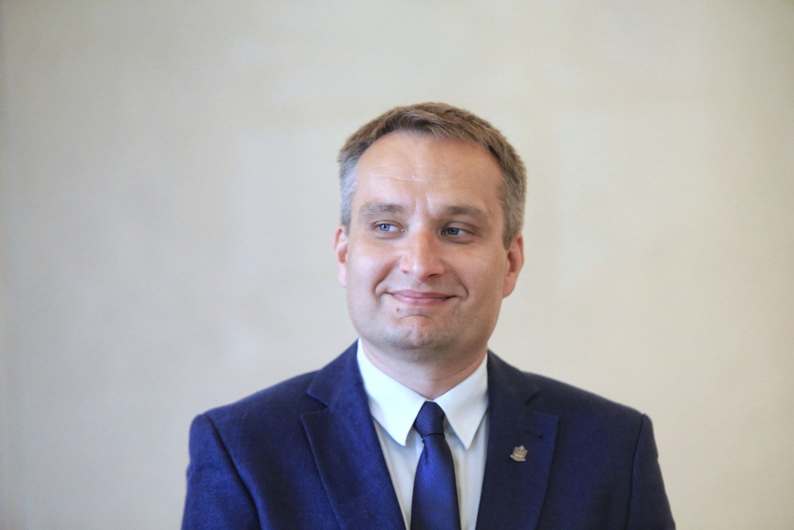 Liczba delegacji: 8Łączny koszt delegacji: ok. 1106 złNajdroższa delegacja: 526,25 zł - ŁódźNajtańsza delegacja: 22,50 zł - WarszawaIlość dni poza Poznaniem: 10 dni12 stycznia. Warszawa - Spotkanie w ministerstwie Infrastruktury. Koszt: 22,50 zł9 luty. Warszawa - Spotkanie w Ministerstwie Edukacji Narodowej. Koszt: 22,50 zł25 marca. Warszawa - Spotkanie w Ministerstwie Spraw Wewnętrznych i Administracji oraz w Ministerstwie Infrastruktury. Koszt: 22,50 zł27 marca. Warszawa - Spotkanie w Ministerstwie Spraw Wewnętrznych i Administracji oraz udział w posiedzeniu Rady Nadzorczej Veolia Energia Poznań. Koszt: 22,50 złOd 25 do 26 września. Łódź - udział w Kongresie Nowej Mobilności. Koszt: 422,50 złod 18 do 19 października. Łódź - Udział w konferencji &#34;Igrzyska Wolności&#34; udział w panelu &#34;Jak kształtować transport miejski&#34;. Koszt: 526,25 zł27 listopad. Świnoujście - Wizyta na ORP Poznań, spotkanie z dowództwem. Koszt: 45 zł28 grudnia. Warszawa - Udział w obchodach rocznicy Powstania Wielkopolskiego. Koszt: 22,50 zł